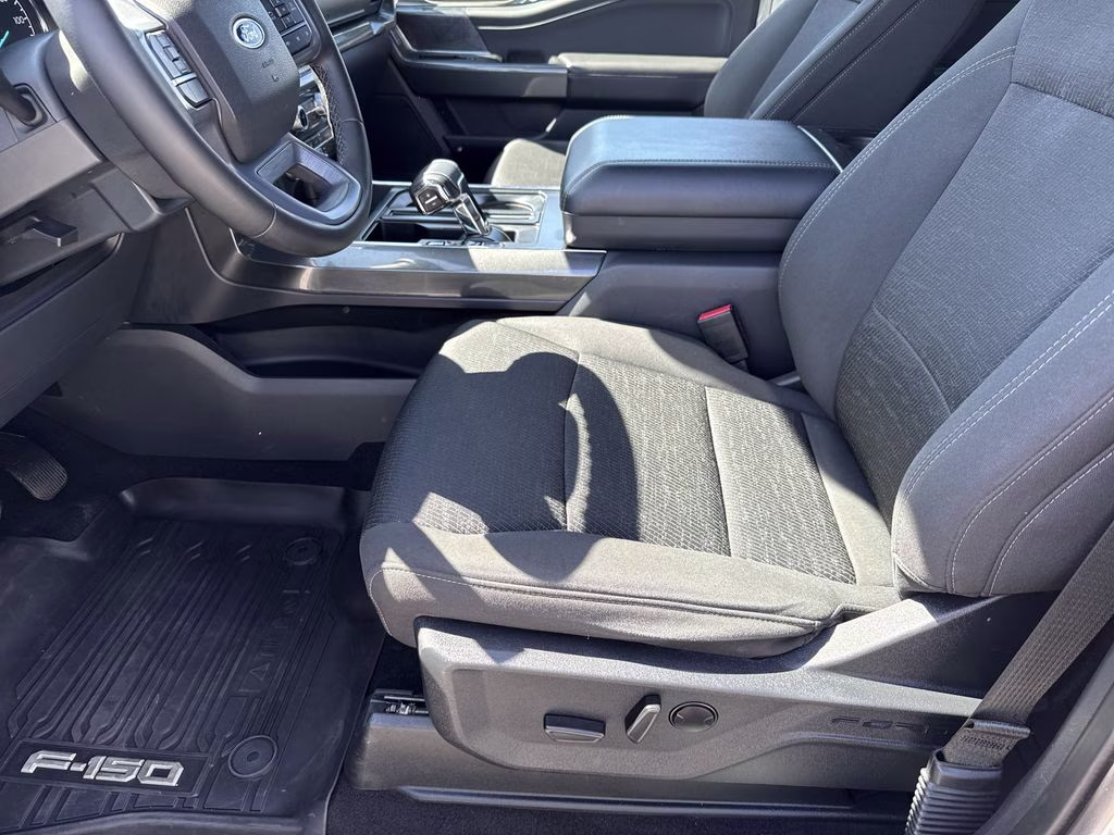 2023 Oxford White Ford F-150 XLT 4X4 Truck
