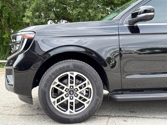 2026 Black Ford Expedition Active RWD SUV