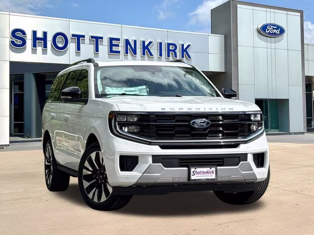 2026 White Ford Expedition Platinum 4X4 SUV