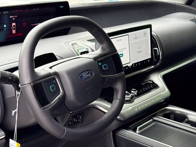 2026 White Ford Expedition Platinum 4X4 SUV