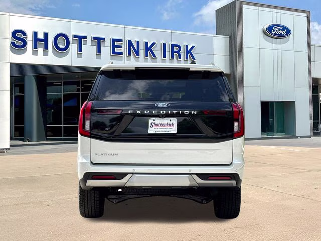 2026 White Ford Expedition Platinum 4X4 SUV