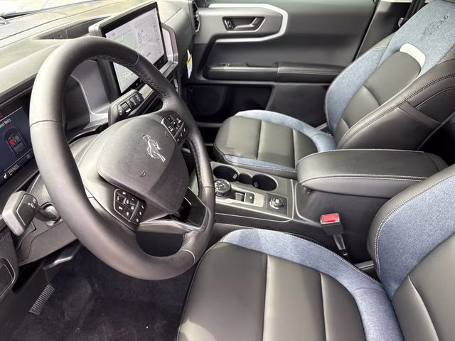 2026 Oxford White Ford Bronco Sport Outer Banks 4X4 SUV