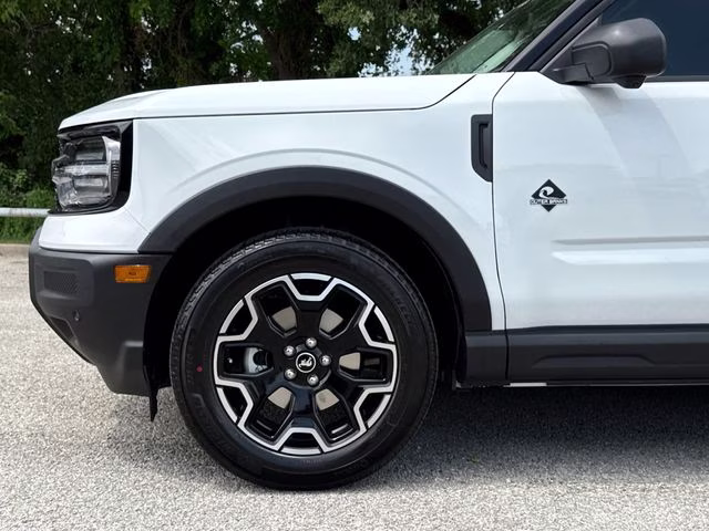 2026 Oxford White Ford Bronco Sport Outer Banks 4X4 SUV