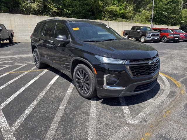 2022 Mosaic Black Metallic Chevrolet Traverse RS AWD SUV
