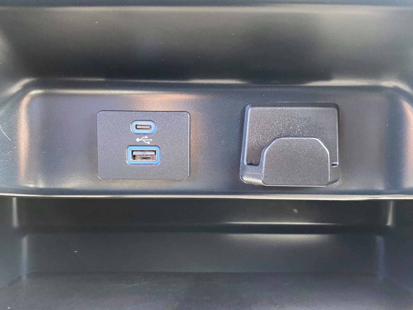 2024 Agate Black Metallic Ford F-150 XLT 4X4 Truck