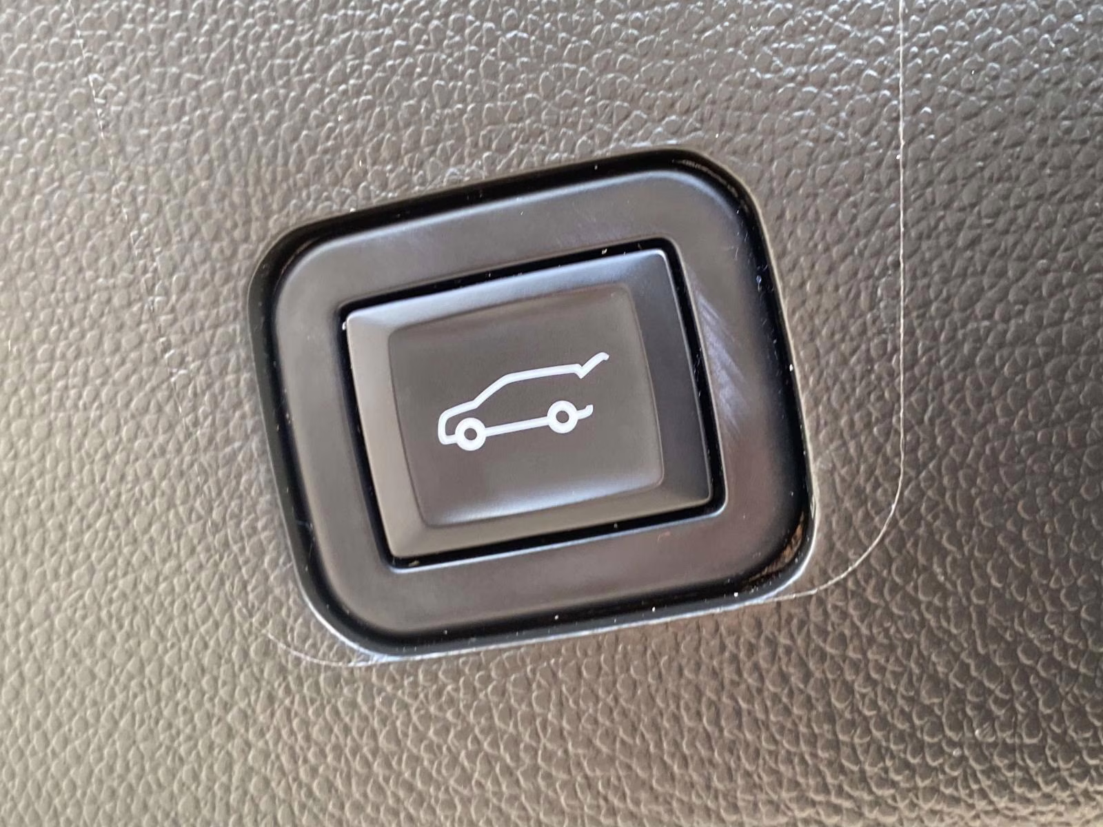 2022 Mosaic Black Metallic Chevrolet Traverse RS AWD SUV