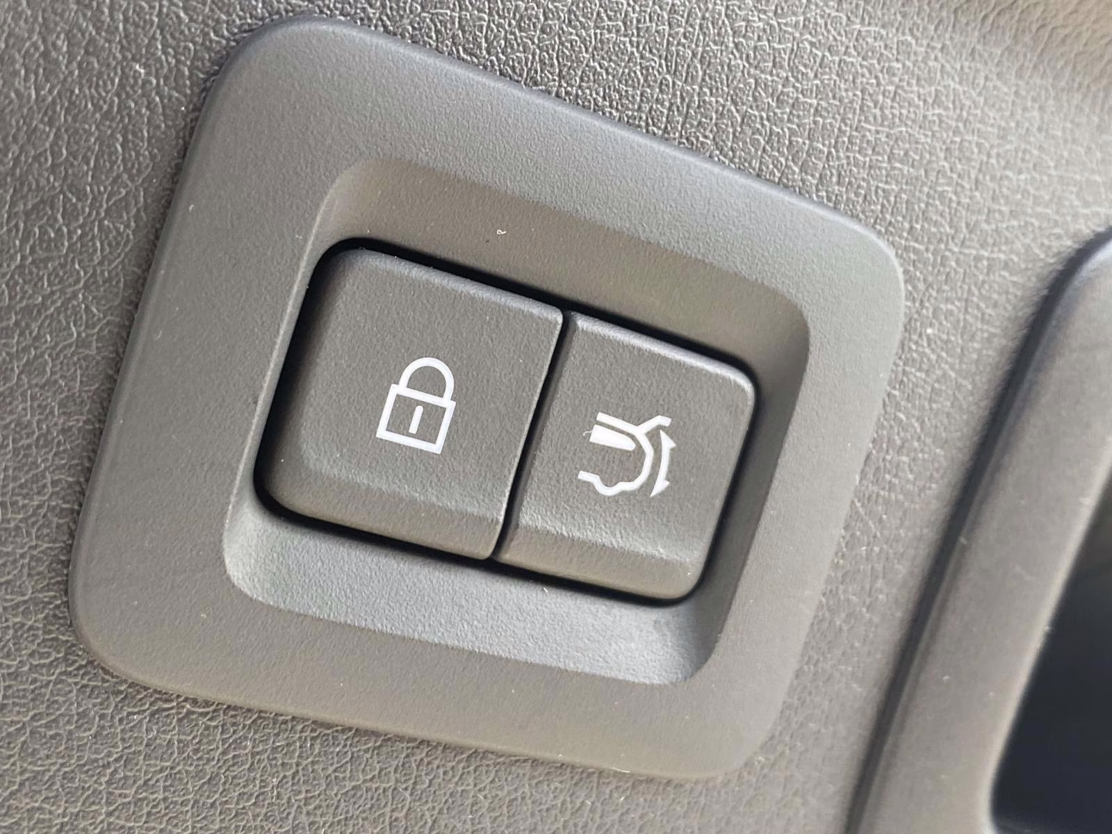 2025 Zircon Sand Metallic Mazda CX-70 3.3 Turbo S Premium Plus AWD SUV