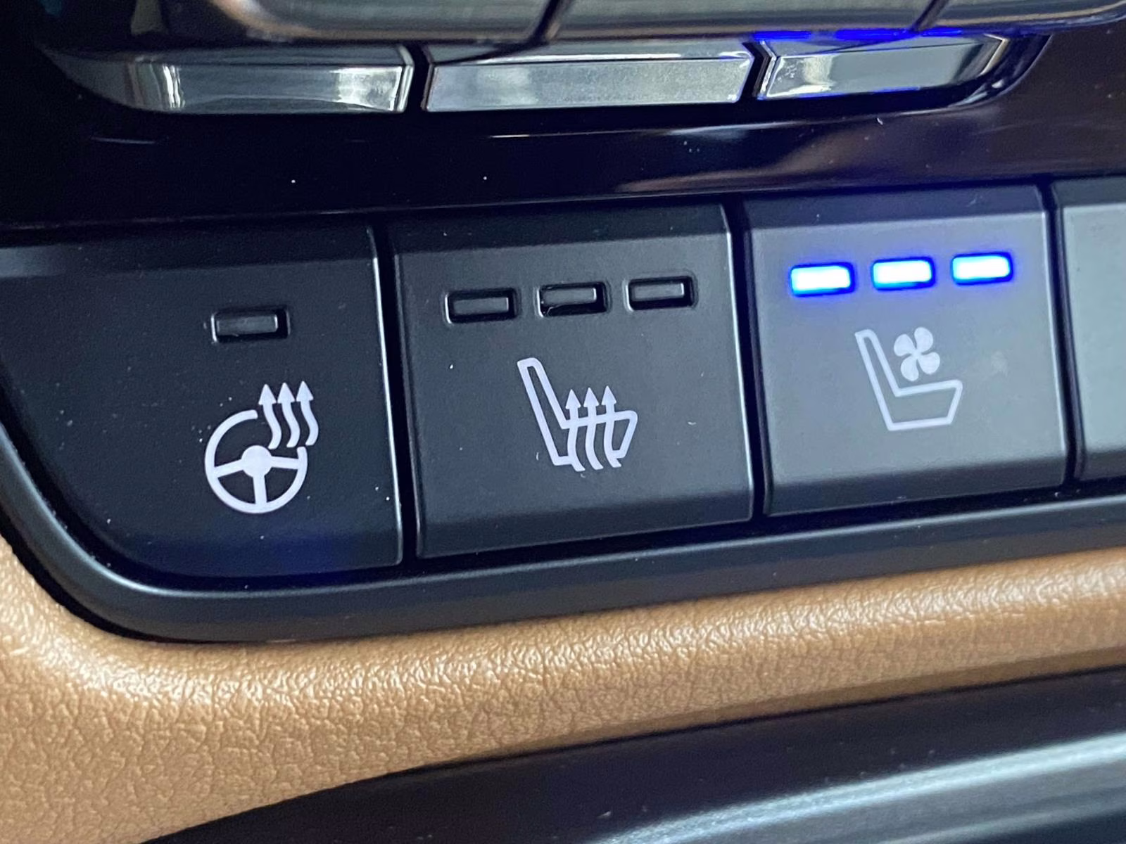 2025 Zircon Sand Metallic Mazda CX-70 3.3 Turbo S Premium Plus AWD SUV