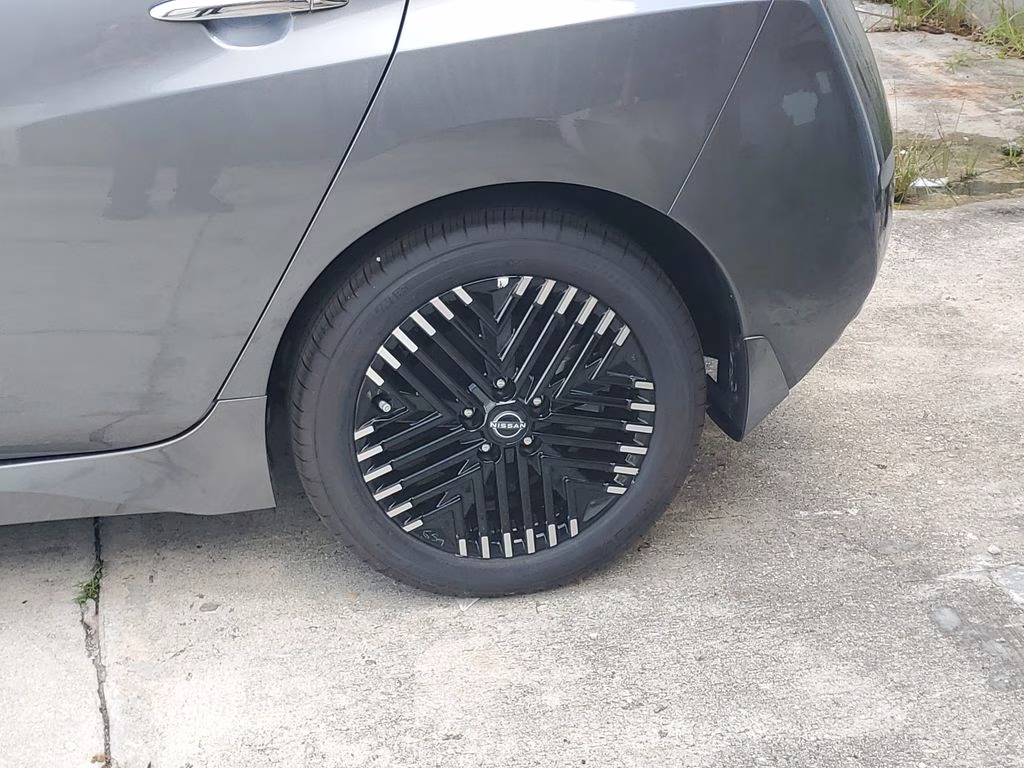 2025 Gun Metallic Nissan LEAF SV Plus FWD Hatchback