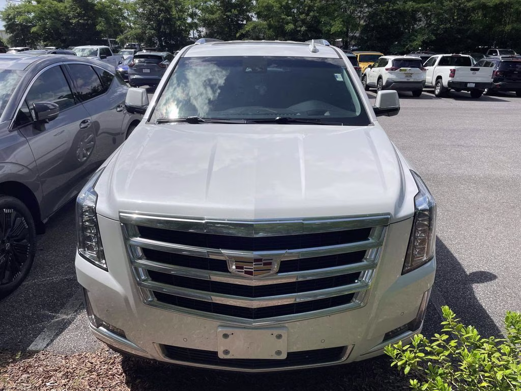 2017 Crystal White Tricoat Cadillac Escalade ESV Luxury 4X4 SUV