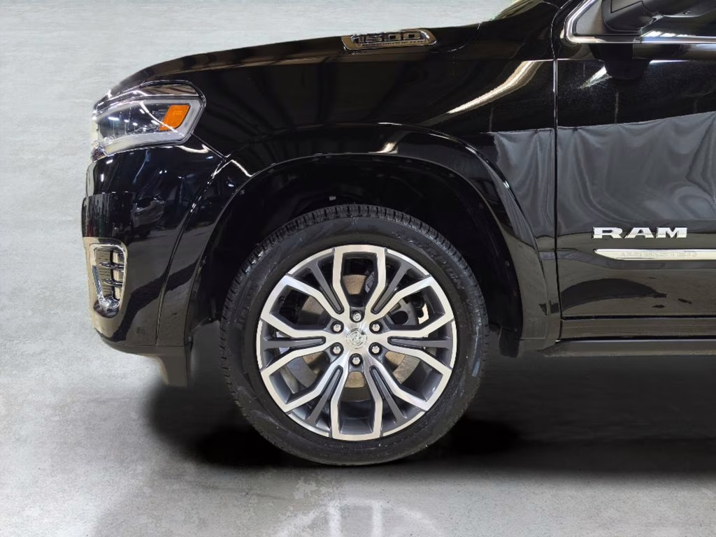 2026 Diamond Black Crystal Pearlcoat Ram 1500 Tungsten 4X4 Truck