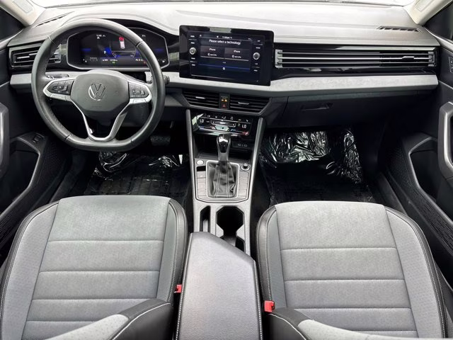 2025 Silver Volkswagen Jetta 1.5T SE FWD Sedan