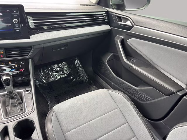 2025 Silver Volkswagen Jetta 1.5T SE FWD Sedan