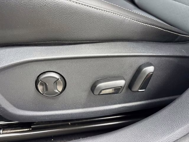 2025 Silver Volkswagen Jetta 1.5T SE FWD Sedan