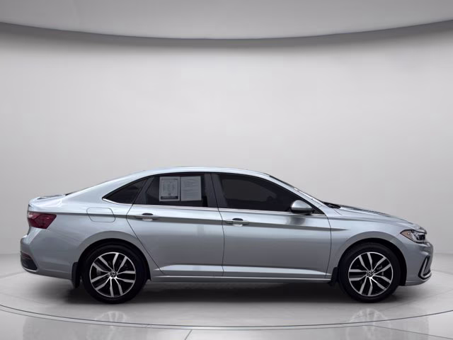 2025 Silver Volkswagen Jetta 1.5T SE FWD Sedan