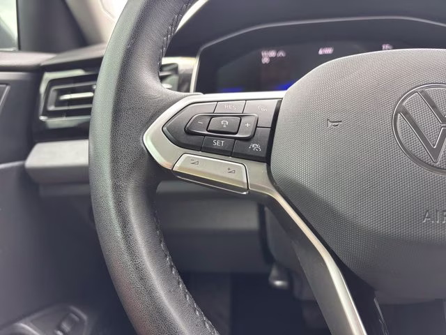 2025 Silver Volkswagen Jetta 1.5T SE FWD Sedan