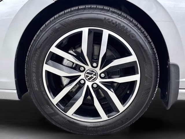 2025 Silver Volkswagen Jetta 1.5T SE FWD Sedan