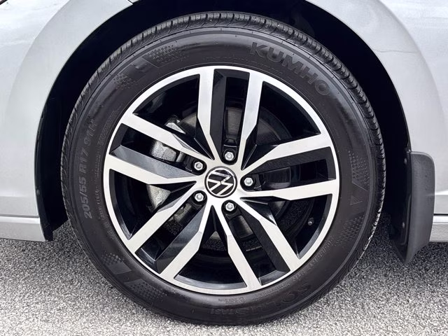 2025 Silver Volkswagen Jetta SE FWD Sedan
