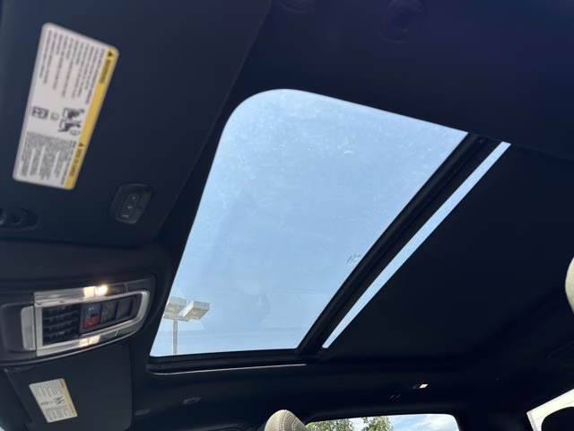 2023 Bright White Clearcoat Ram 1500 Big Horn 4X4 Truck