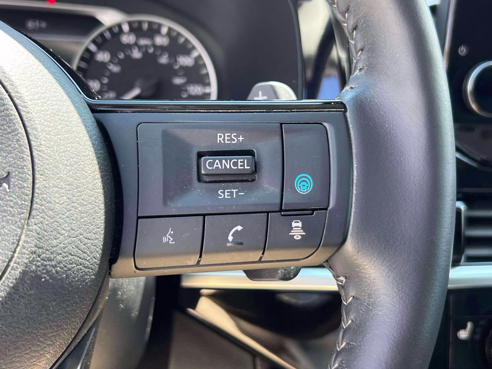 2024 Gray Nissan Pathfinder SL 4WD 4X4 SUV