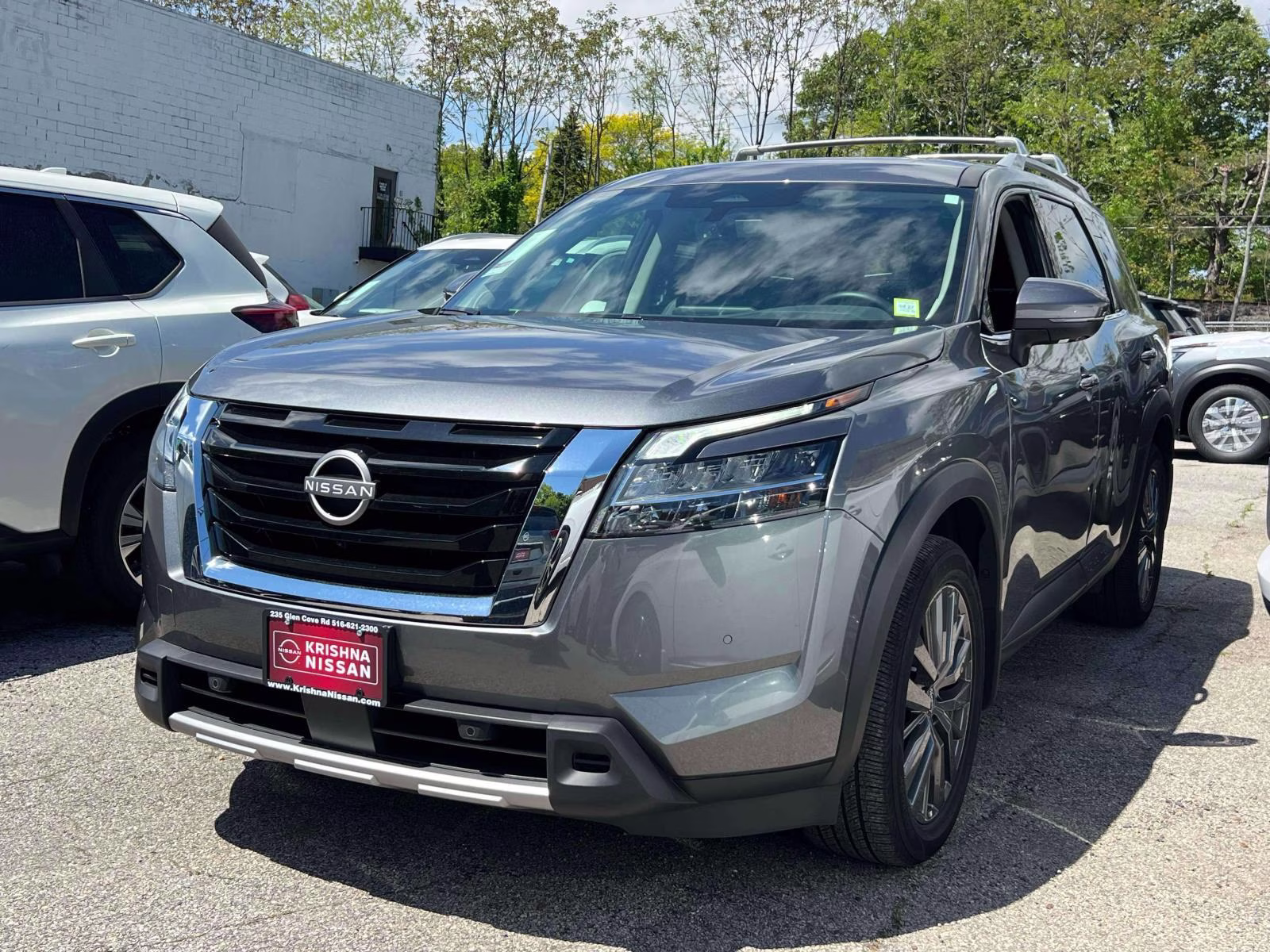 2024 Gray Nissan Pathfinder SL 4WD 4X4 SUV