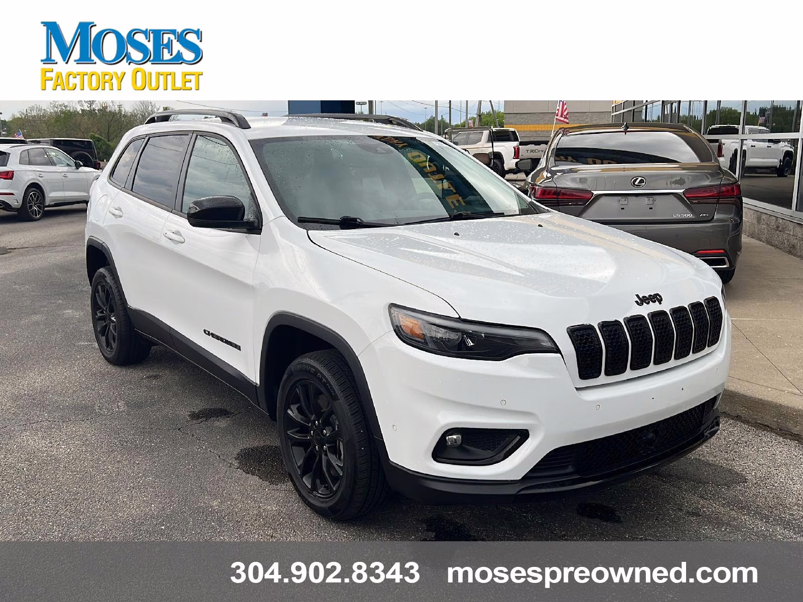2023 Bright White Clearcoat Jeep Cherokee Altitude Lux 4X4 SUV