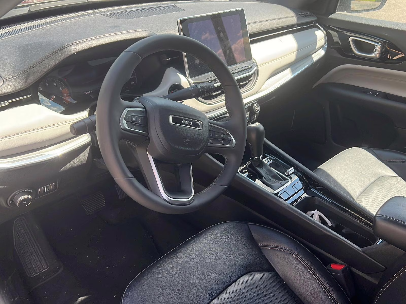 2023 Granite Crystal Metallic Clearcoat Jeep Compass Limited 4X4 SUV