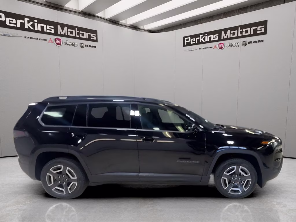 2026 Diamond Black Crystal Pearlcoat Jeep Cherokee Limited 4X4 SUV