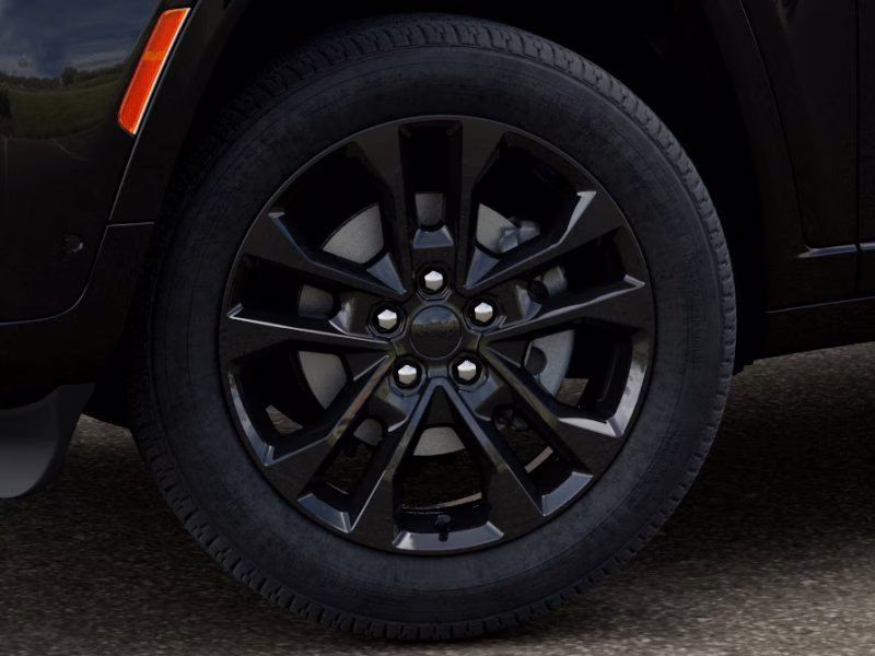 2026 Diamond Black Crystal Pearlcoat Jeep Grand Cherokee Limited Reserve 4X4 SUV