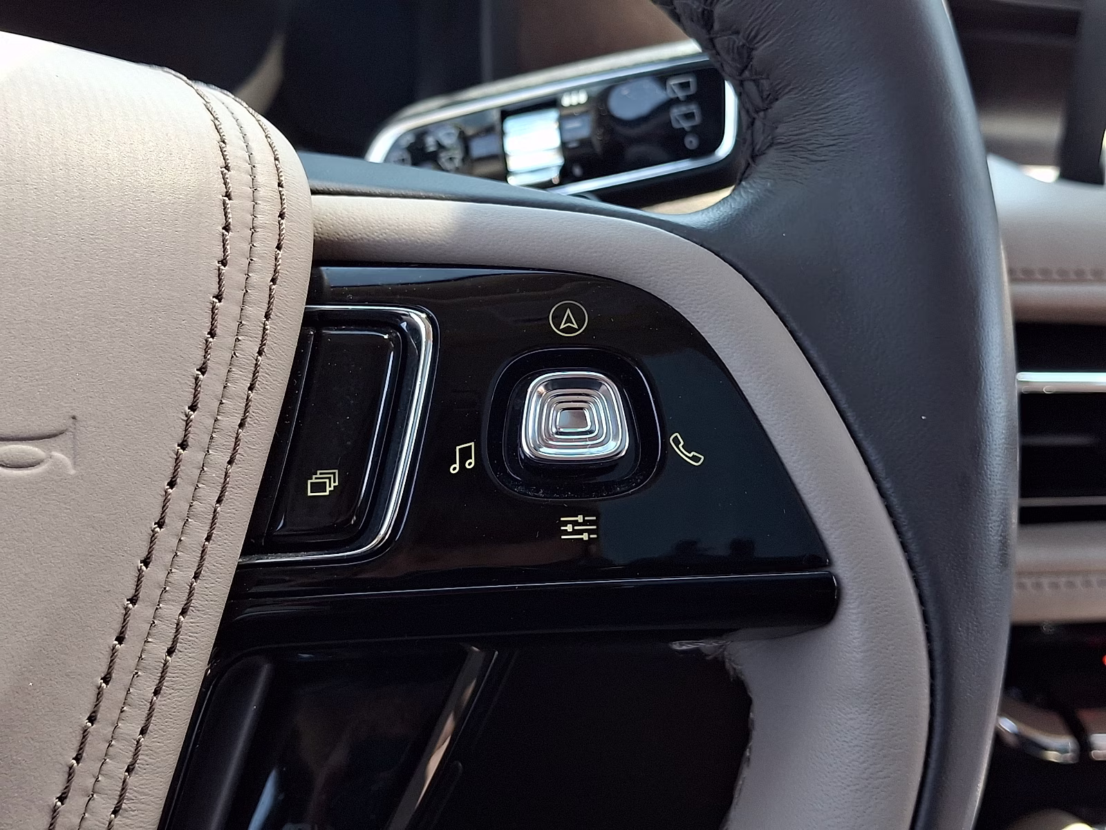 2022 Burgundy Velvet Metallic Tinted Clearcoat - R3 Lincoln Aviator Reserve AWD