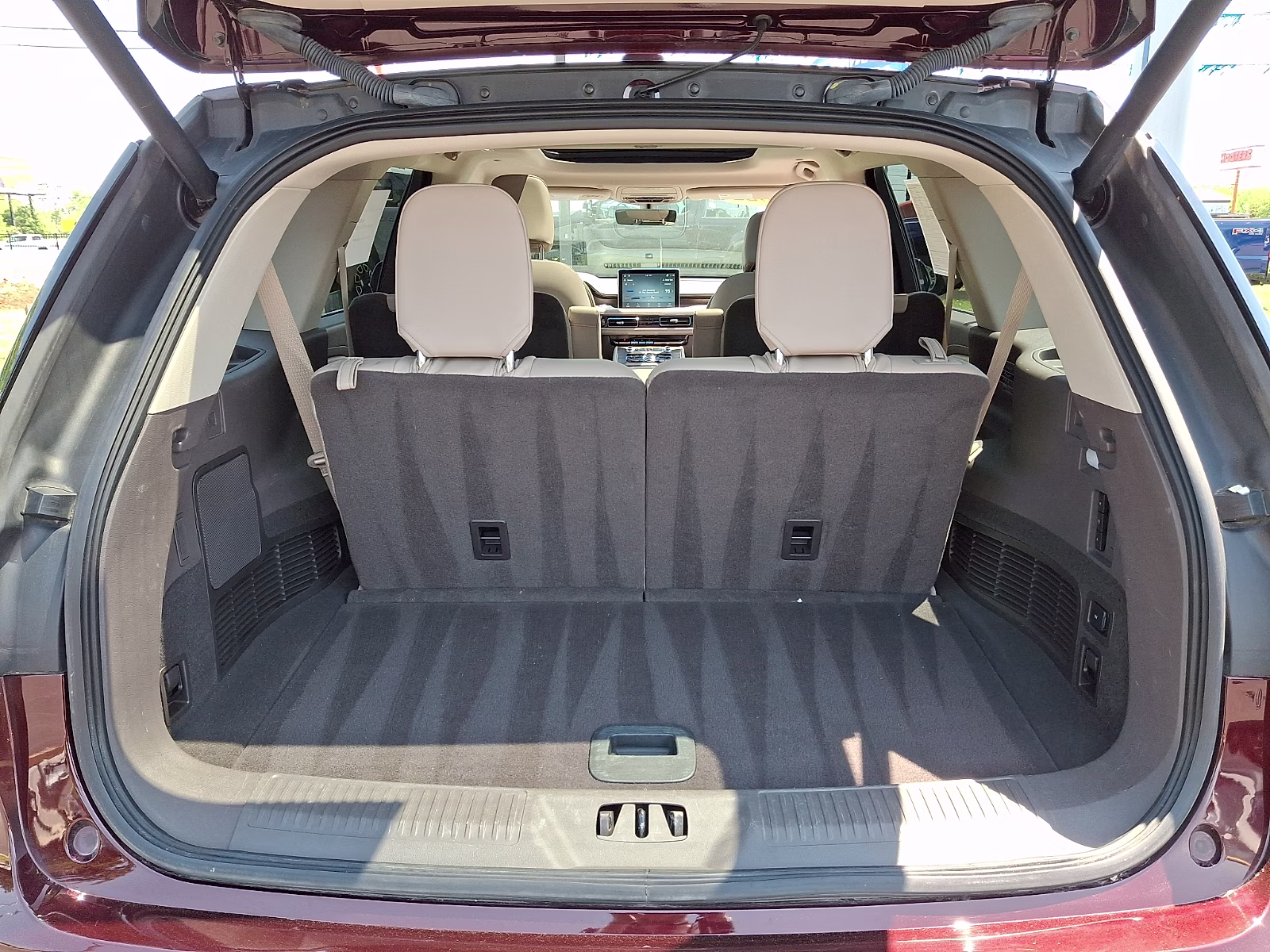 2022 Burgundy Velvet Metallic Tinted Clearcoat - R3 Lincoln Aviator Reserve AWD