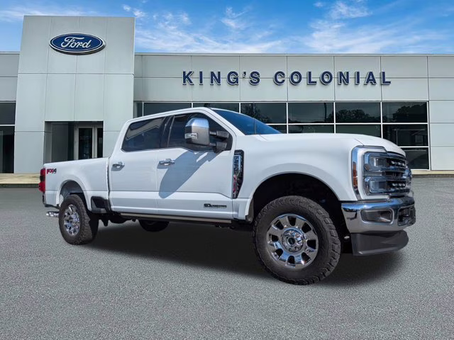 2025 Oxford White Ford Super Duty F-250 SRW Crew Cab 4x4 Lariat Diesel FX4 w/12 Screen, Htd & 4X4 Truck