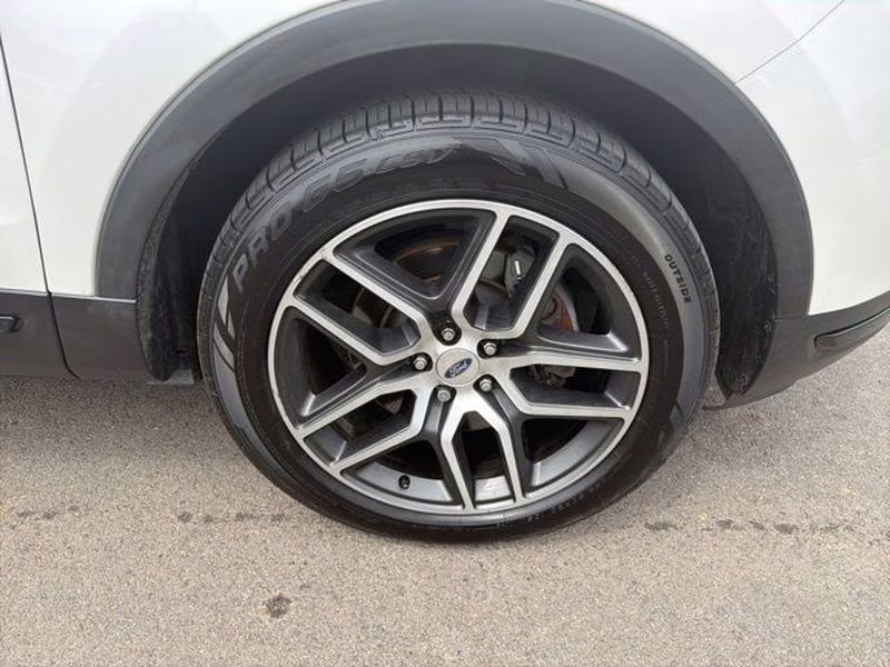 2019 White Platinum Metallic Tri-Coat Ford Explorer Sport 4X4 SUV