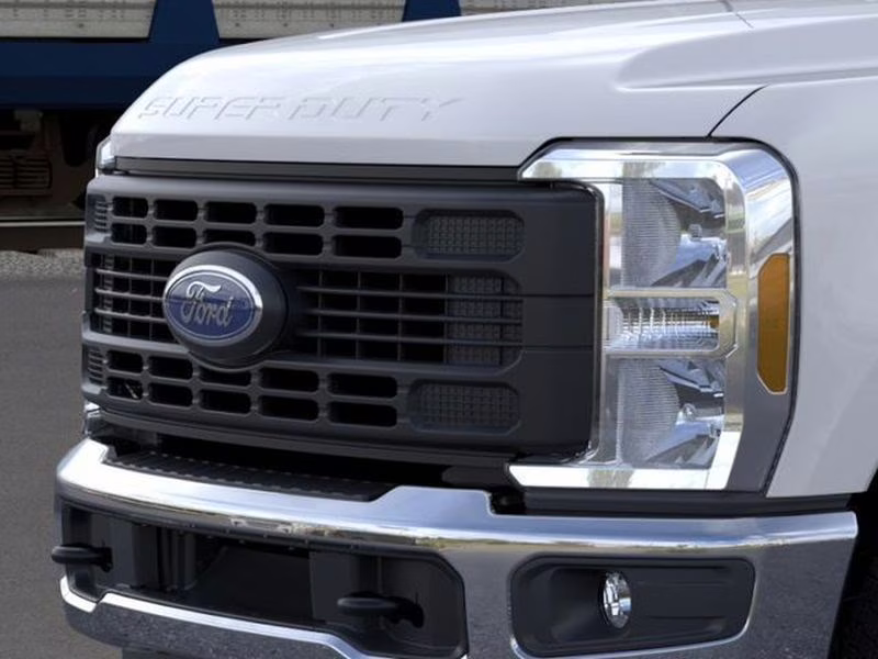2026 Oxford White Ford Super Duty F-250 SRW XL 4X4 Truck