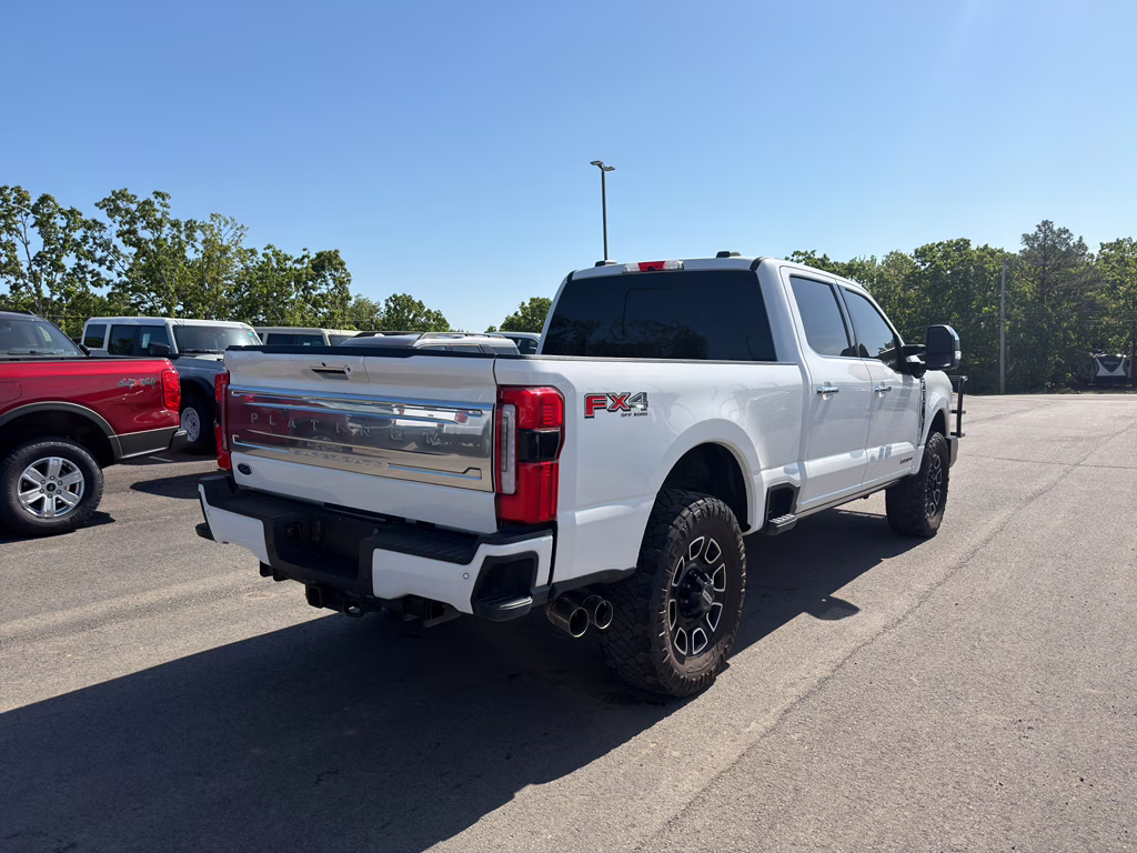 2024 Star White Metallic Tri-Coat Ford Super Duty F-250 SRW Platinum 4X4 Truck