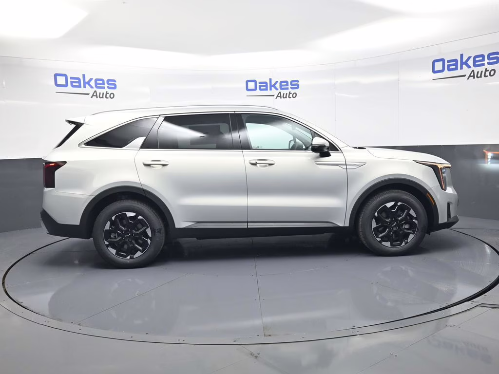 2026 Ivory Silver Kia Sorento S FWD SUV