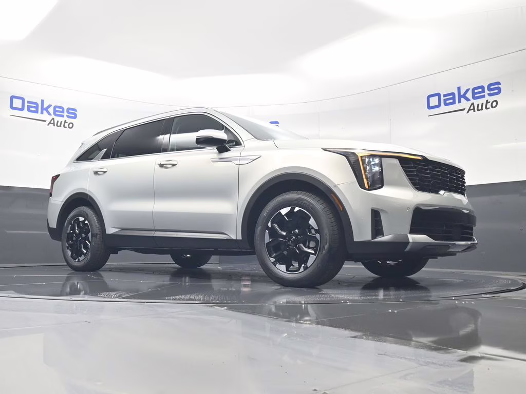 2026 Ivory Silver Kia Sorento S FWD SUV