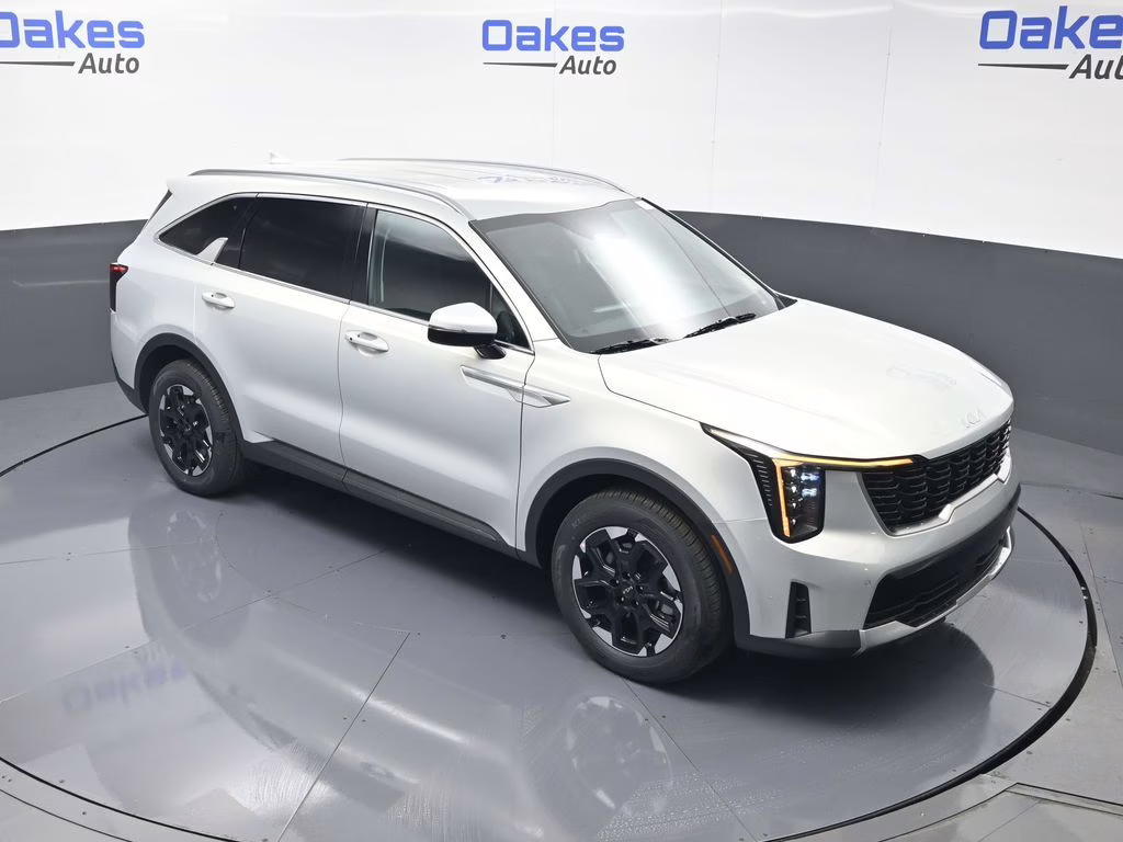 2026 Ivory Silver Kia Sorento S FWD SUV