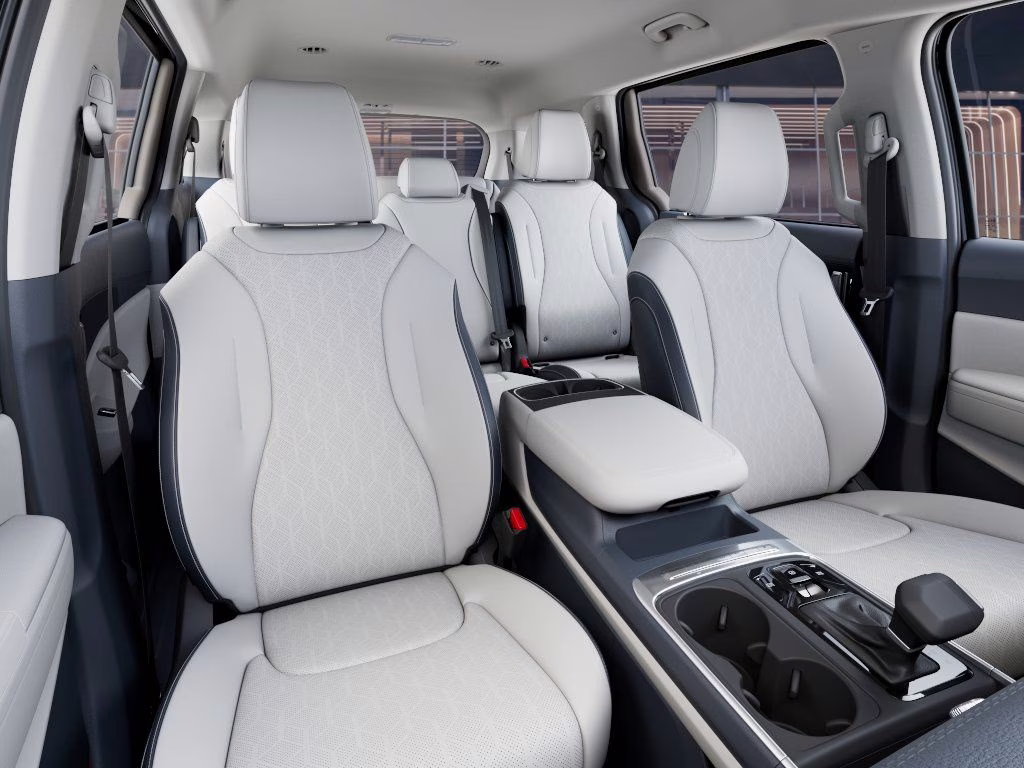 2026 Panthera Metal Kia Carnival EX FWD Van