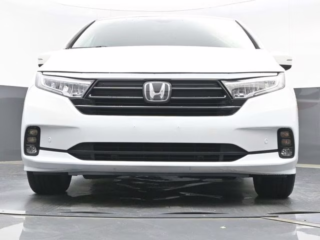 2023 White Honda Odyssey Touring FWD Van