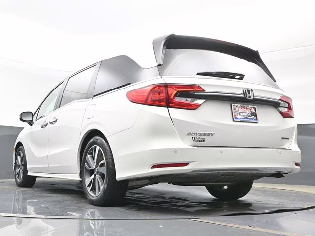 2023 White Honda Odyssey Touring FWD Van