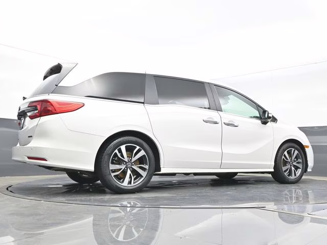 2023 White Honda Odyssey Touring FWD Van