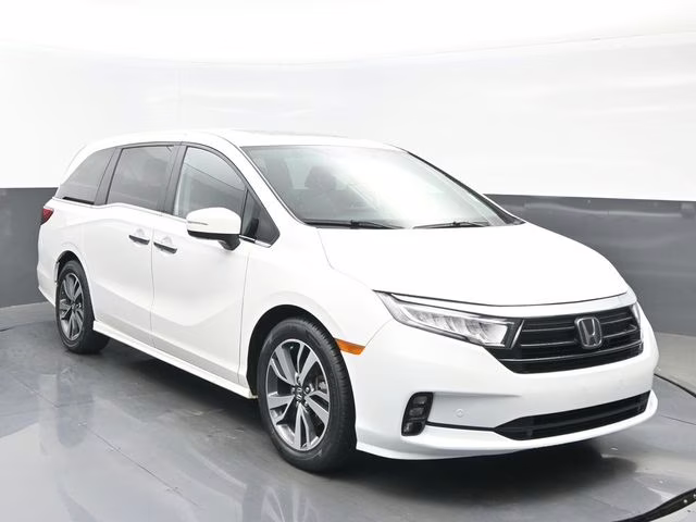 2023 White Honda Odyssey Touring FWD Van