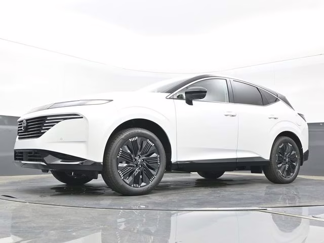 2026 Everest White Pearl/Black Nissan Murano Platinum AWD SUV