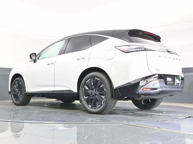 2026 Everest White Pearl/Black Nissan Murano Platinum AWD SUV