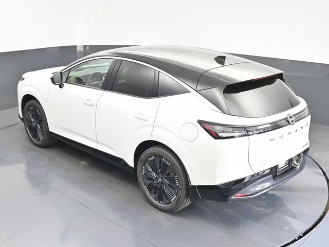 2026 Everest White Pearl/Black Nissan Murano Platinum AWD SUV