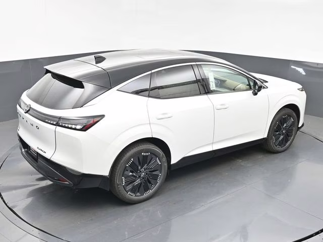 2026 Everest White Pearl/Black Nissan Murano Platinum AWD SUV
