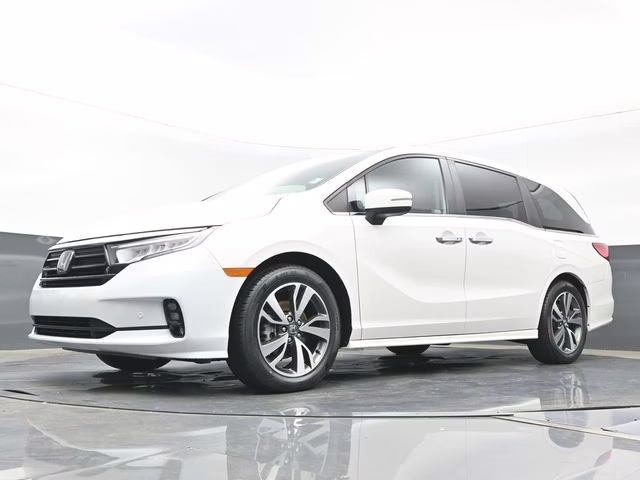 2023 White Honda Odyssey Touring FWD Van