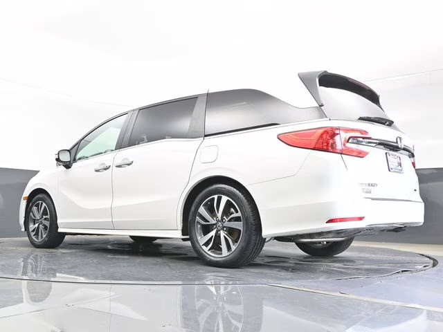 2023 White Honda Odyssey Touring FWD Van