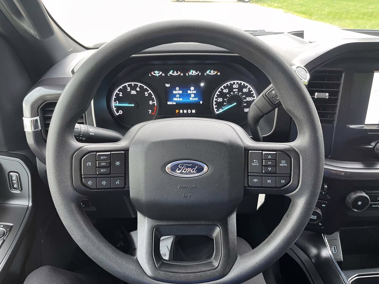 2023 Oxford White Ford F-150 XL 4X4 Truck